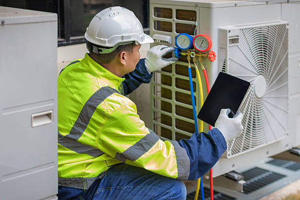 Professional Hvac technician working in Markham, IL